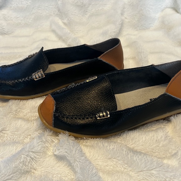 VenusCelia Women's Comfort Walking on Clouds Flat Loafer - Picture 2 of 4